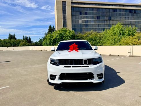 Used 2014 Jeep Grand Cherokee SRT8 w/ Luxury Group II AWD/4WD image 4
