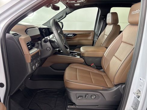 New 2026 Chevrolet Tahoe High Country w/ LPO, Illumination Package AWD/4WD image 29