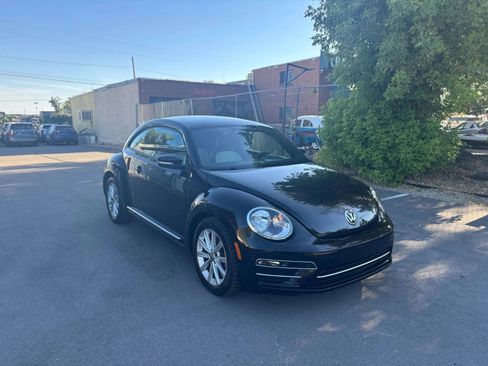 Used 2017 Volkswagen Beetle 1.8T SE image 3
