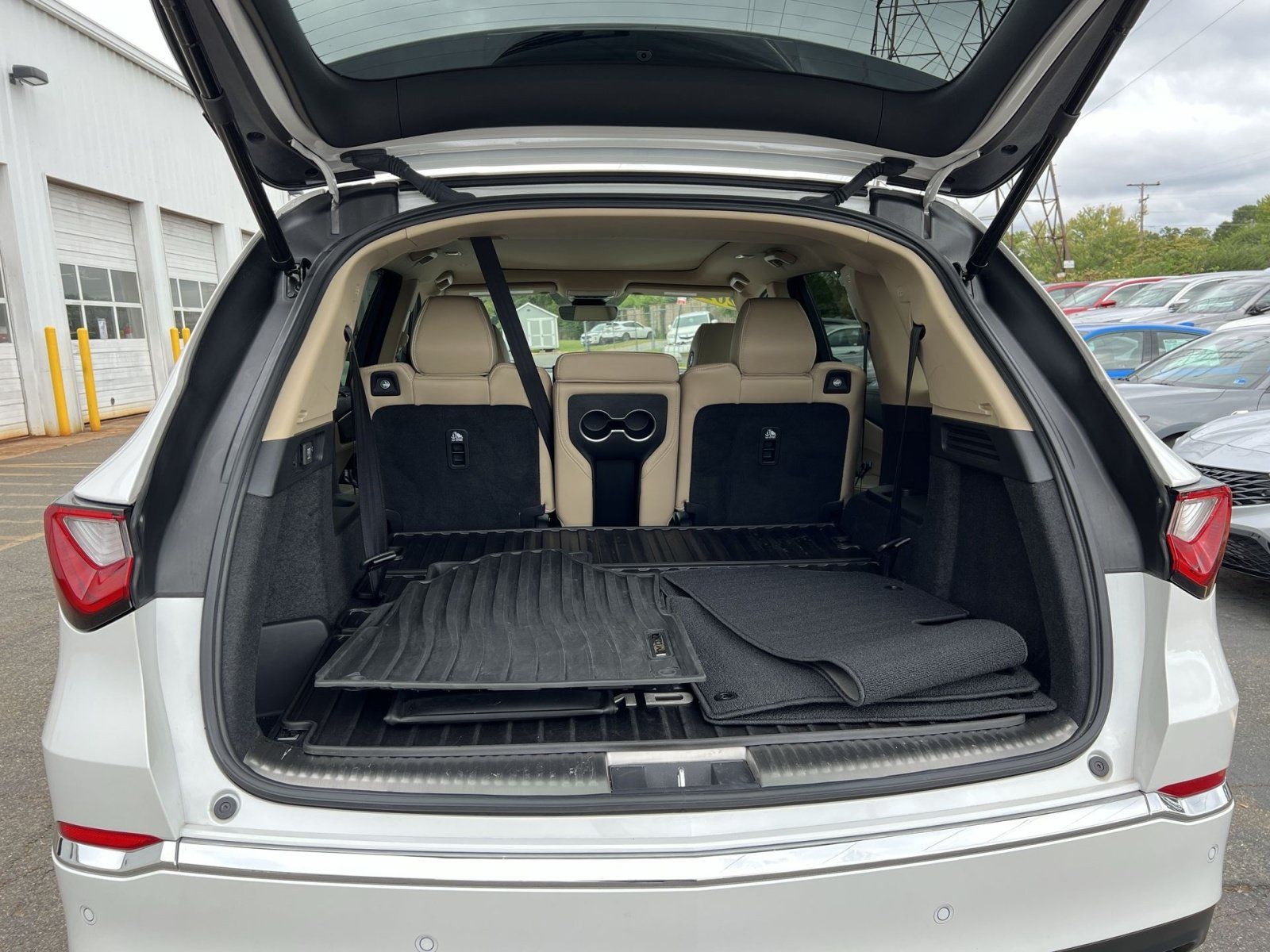 Certified 2024 Acura MDX w/ Advance Package AWD/4WD image 24