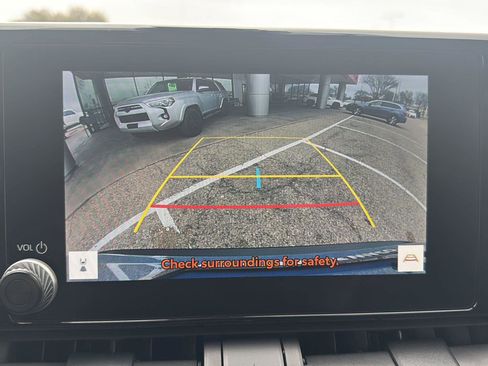 Used 2023 Toyota RAV4 AWD Hybrid image 31