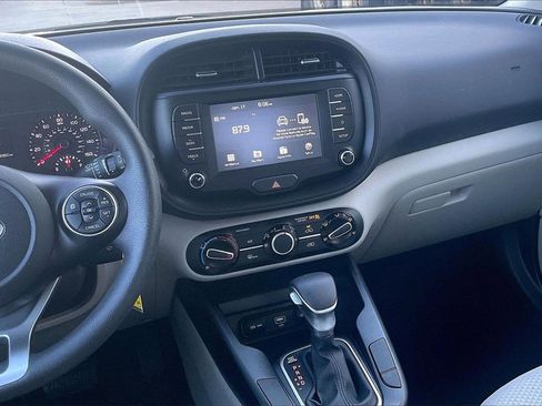 Certified 2021 Kia Soul LX image 6