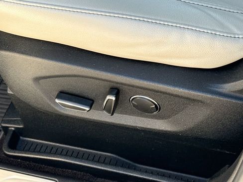 Used 2016 Ford Edge Titanium w/ Technology Package FWD image 24