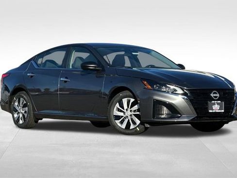 New 2025 Nissan Altima 2.5 S image 2