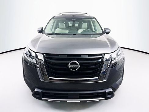 Certified 2023 Nissan Pathfinder SL image 2