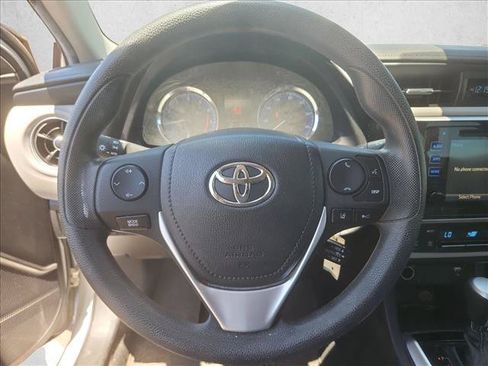 Used 2018 Toyota Corolla LE w/ LE Premium Package FWD image 11