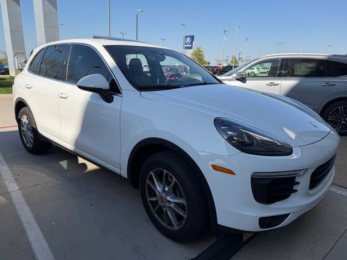 Used 2016 Porsche Cayenne image 2