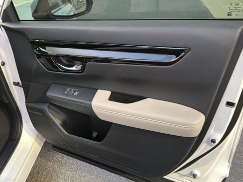 Used 2025 Honda CR-V EX-L image 14