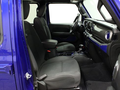 Used 2019 Jeep Wrangler Unlimited Sahara w/ Dual Top Group image 15