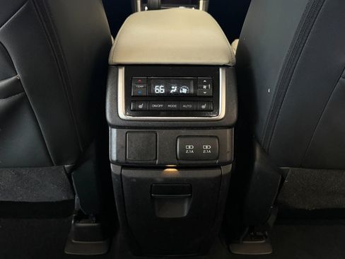 Used 2019 Subaru Ascent Limited w/ Popular Package #2A AWD/4WD image 32