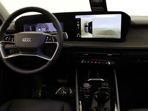 New 2026 Audi Q3 quattro 2.0T AWD/4WD image 9