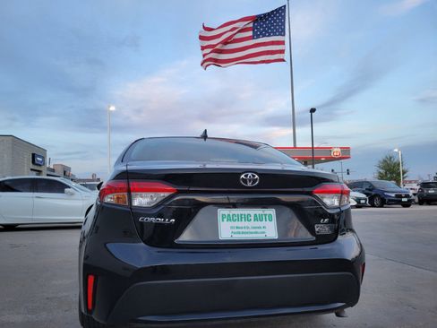 Used 2022 Toyota Corolla LE FWD image 6