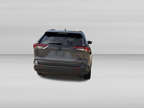 Used 2022 Toyota RAV4 XLE Premium AWD/4WD image 6