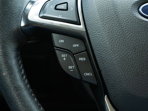 Used 2024 Ford Edge Titanium image 21