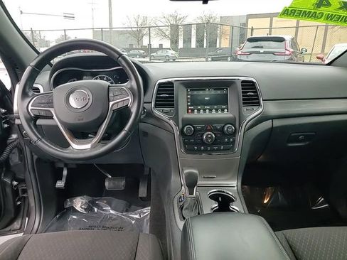 Used 2021 Jeep Grand Cherokee Laredo image 12