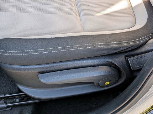 Used 2022 Hyundai Venue SEL image 15