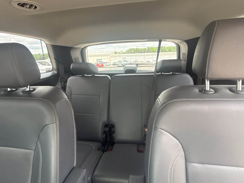 Used 2021 Chevrolet Traverse Premier AWD/4WD image 36