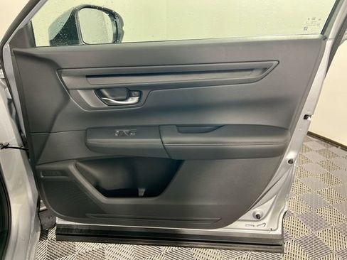 Used 2025 Honda CR-V EX image 31