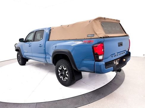 Used 2019 Toyota Tacoma TRD Off-Road w/ Technology Package AWD/4WD image 13