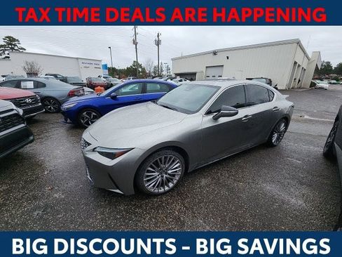 Used 2022 Lexus IS 300 AWD w/ Premium Package image 4