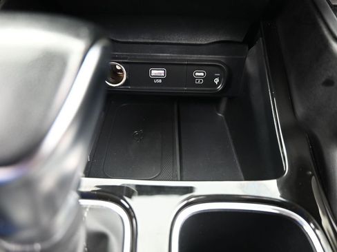 Used 2024 Kia Telluride EX image 28