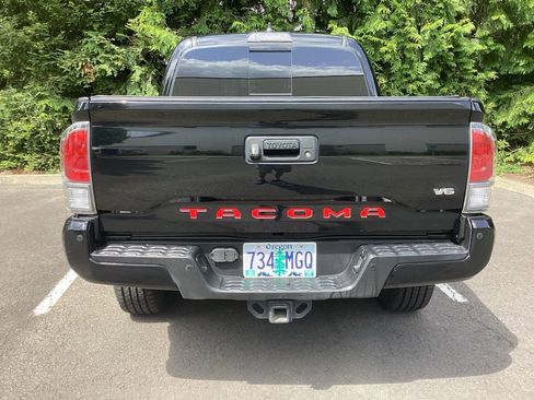 Used 2020 Toyota Tacoma TRD Off-Road w/ TRD Premium Off Road Package AWD/4WD image 19