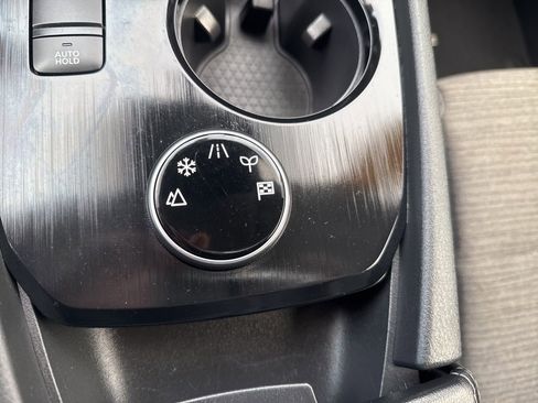 Used 2023 Nissan Rogue SV image 23