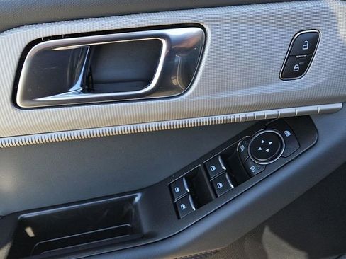 New 2026 Ford Explorer Active w/ Active Comfort Package image 26