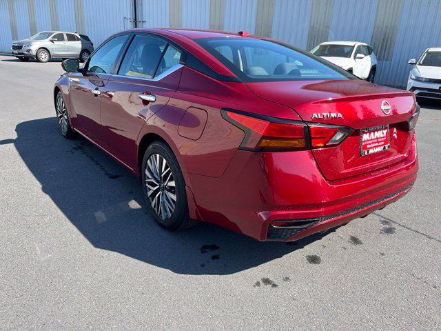 Used 2024 Nissan Altima 2.5 SV FWD image 5