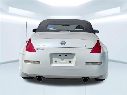 Used 2007 Nissan 350Z Touring RWD image 5