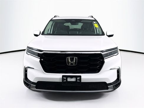 Used 2024 Honda Pilot Touring image 2