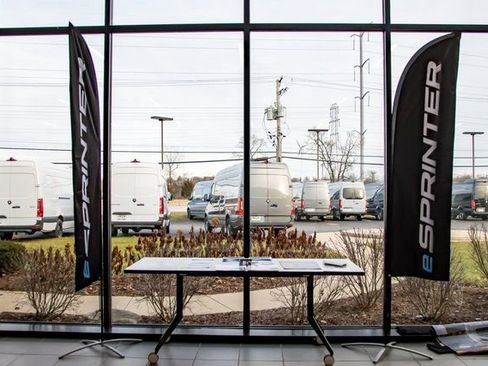 Used 2024 Mercedes-Benz Sprinter 3500 image 16