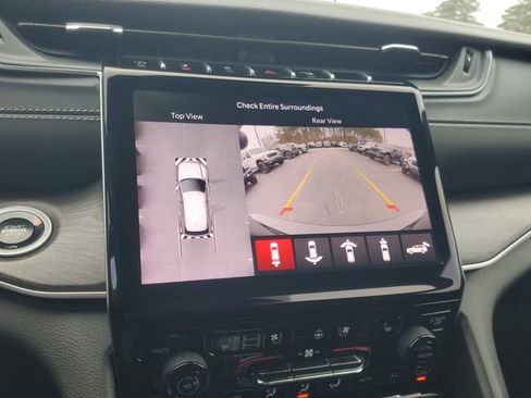 Certified 2025 Jeep Grand Cherokee L Limited w/ Luxury Tech Group II image 26