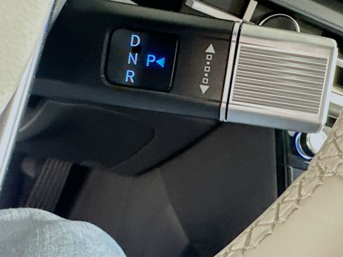 Used 2025 Hyundai Santa Fe SEL image 24