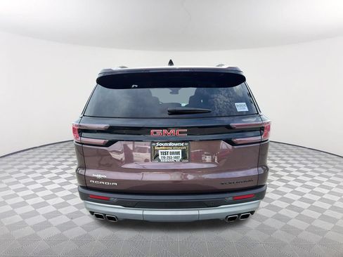 Used 2024 GMC Acadia Elevation w/ Luxury Package FWD image 6