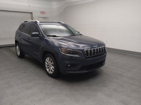 Used 2019 Jeep Cherokee Latitude w/ Cold Weather Group FWD image 13