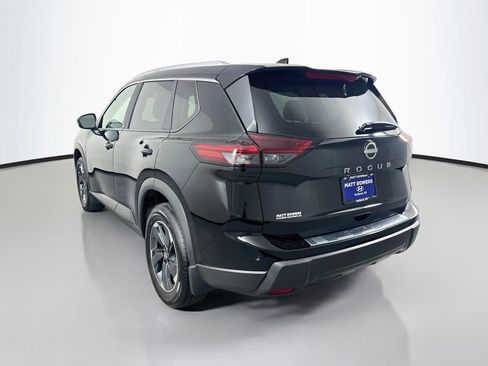 Used 2025 Nissan Rogue SV w/ SV Premium Package FWD image 7