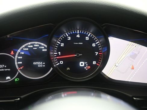 Used 2018 Porsche Panamera 4S image 12