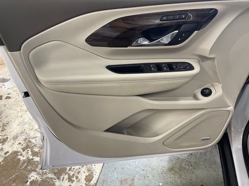 Used 2020 GMC Terrain Denali w/ Denali Premium Package AWD/4WD image 15