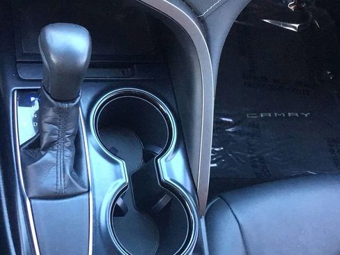 Used 2018 Toyota Camry SE image 26