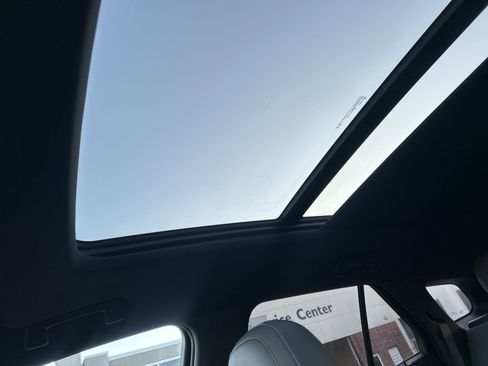 Used 2024 Honda Prologue Touring image 17