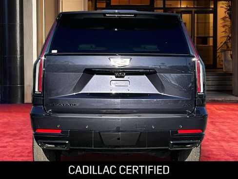 Used 2025 Cadillac Escalade Sport Platinum w/ LPO, ONYX Package AWD/4WD image 5