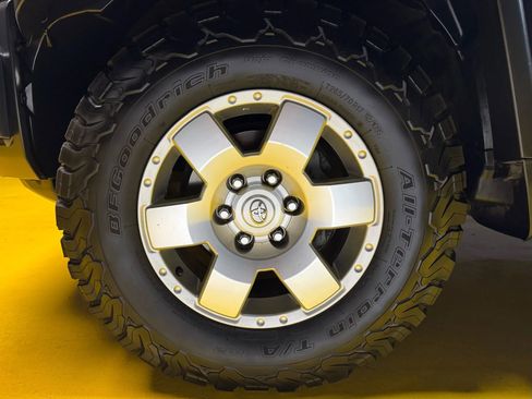 Used 2007 Toyota FJ Cruiser 4WD image 10