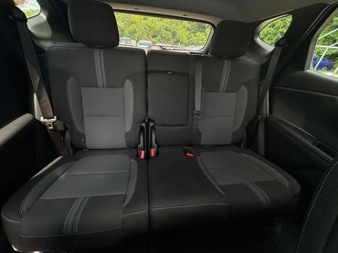 Used 2025 Chevrolet Blazer LT FWD image 37