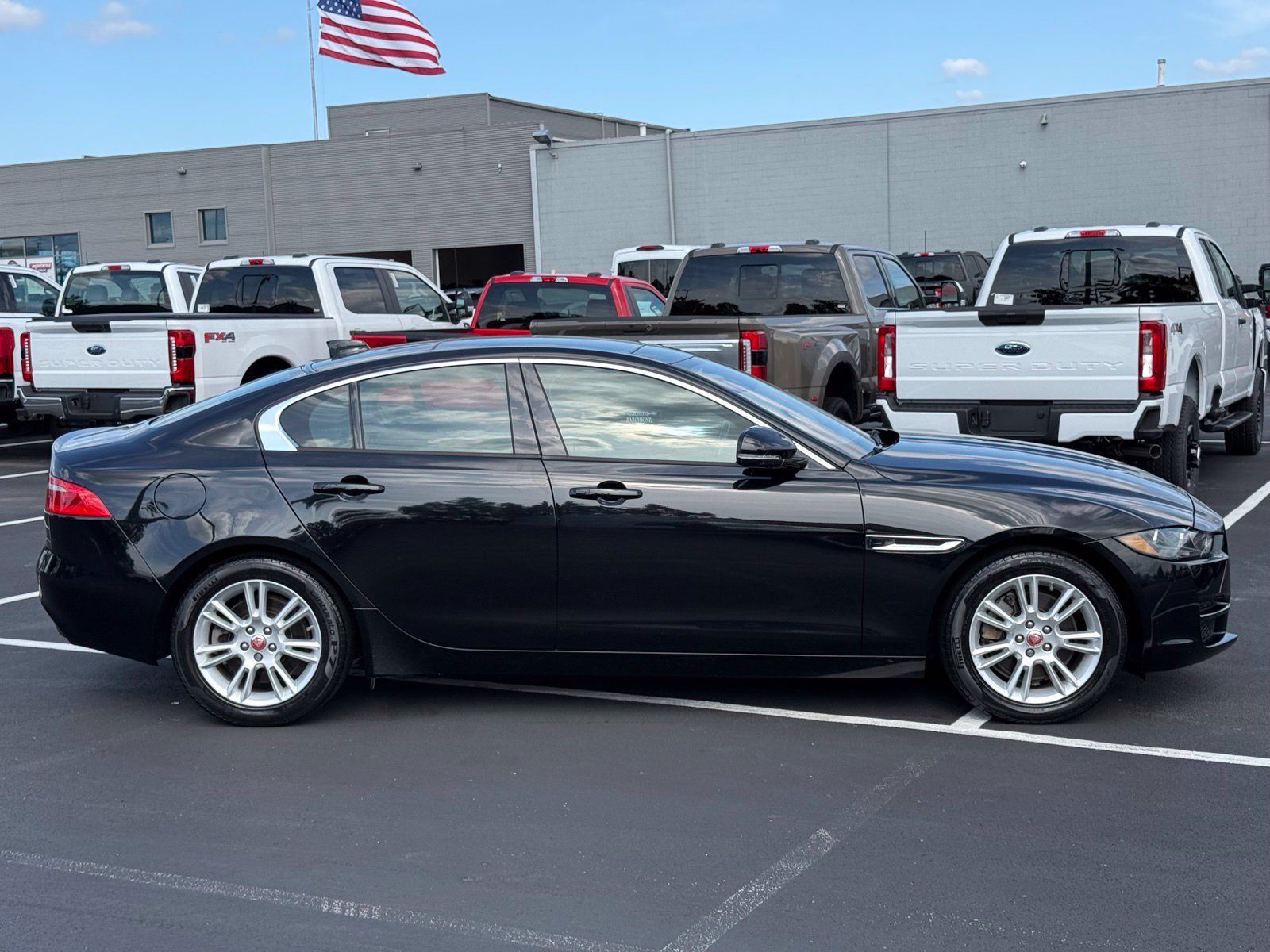 Used 2017 Jaguar XE Premium AWD/4WD image 3