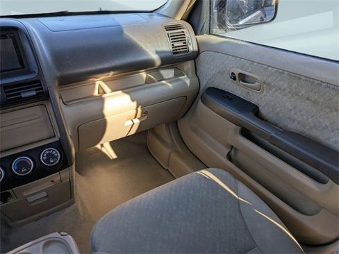 Used 2005 Honda CR-V LX image 17