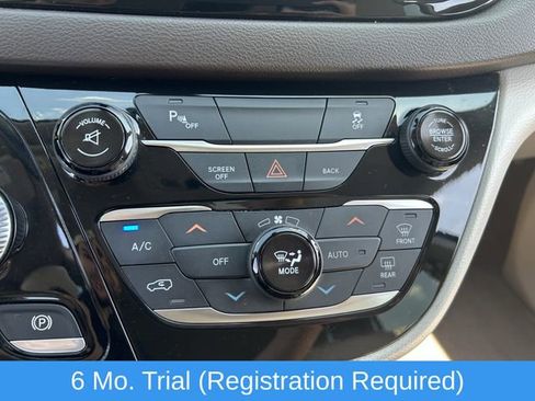 Used 2017 Chrysler Pacifica Touring-L Plus FWD image 15