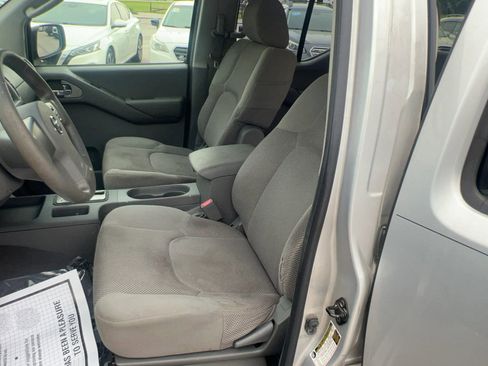 Used 2008 Nissan Frontier SE w/ SE Value Truck Pkg RWD image 17