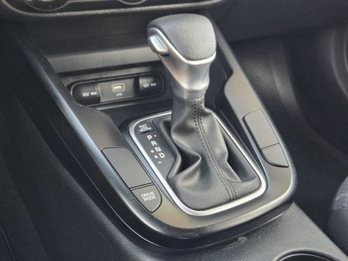 Certified 2025 Kia Soul LX w/ LX Technology Package FWD image 20