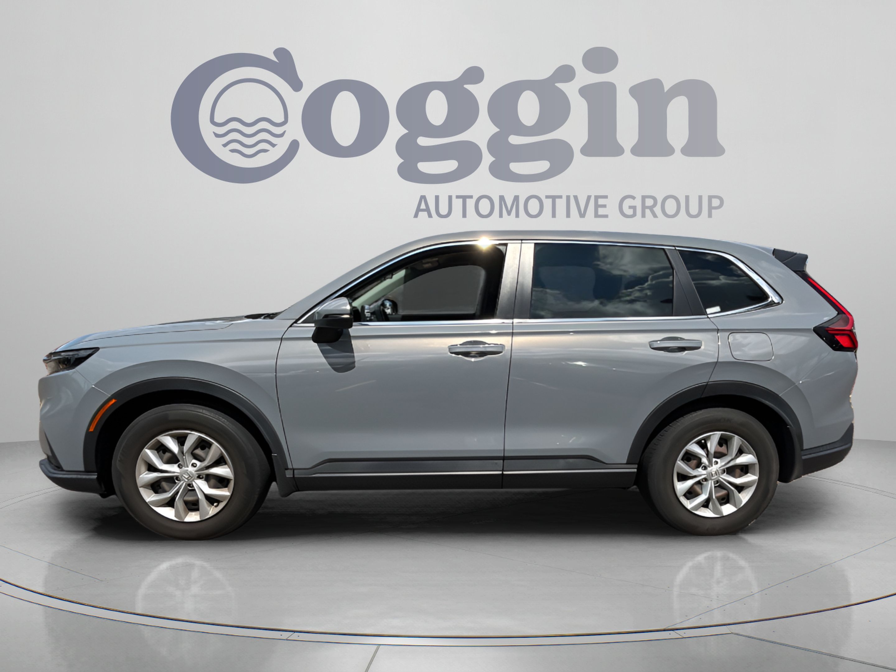 Used 2024 Honda CR-V LX image 2